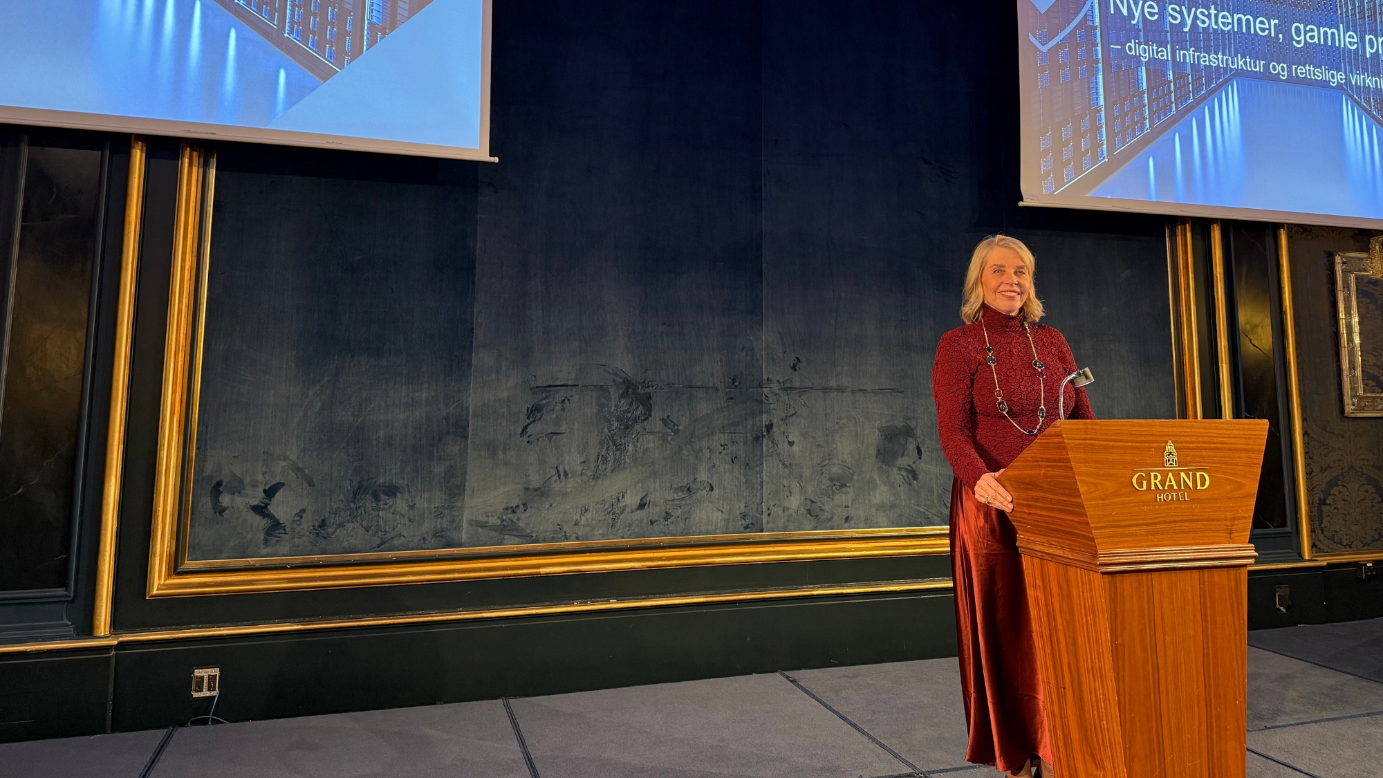 Advokatforeningens leder Siri Teigum holder Advokatforenigens årstale på Grand hotell